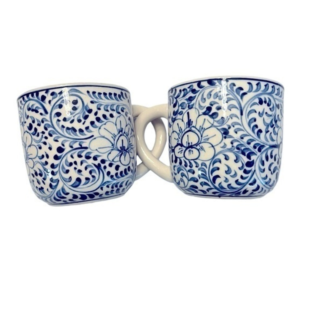 Set of 2 global inspired blue & white vintage? coffee mugs